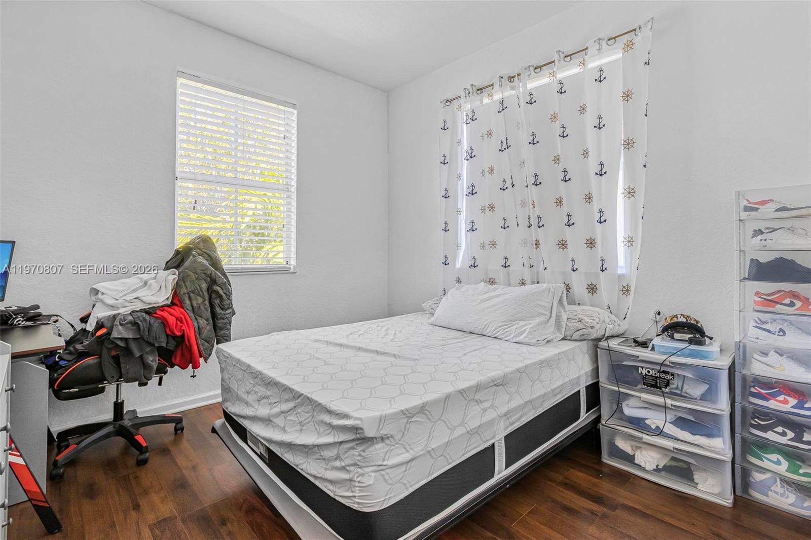 3736 NE 9 CT
