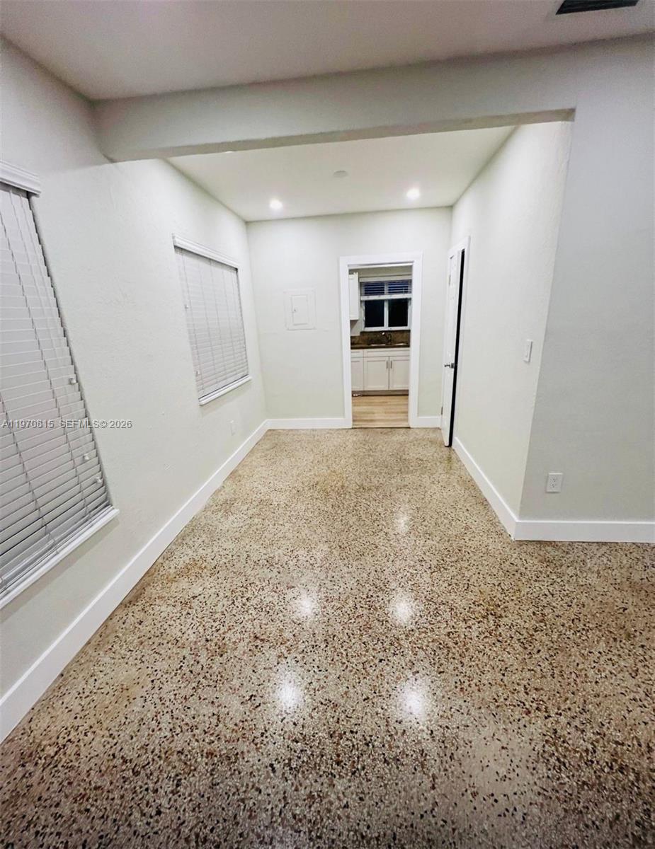 12000 NE 9th Ave # 1