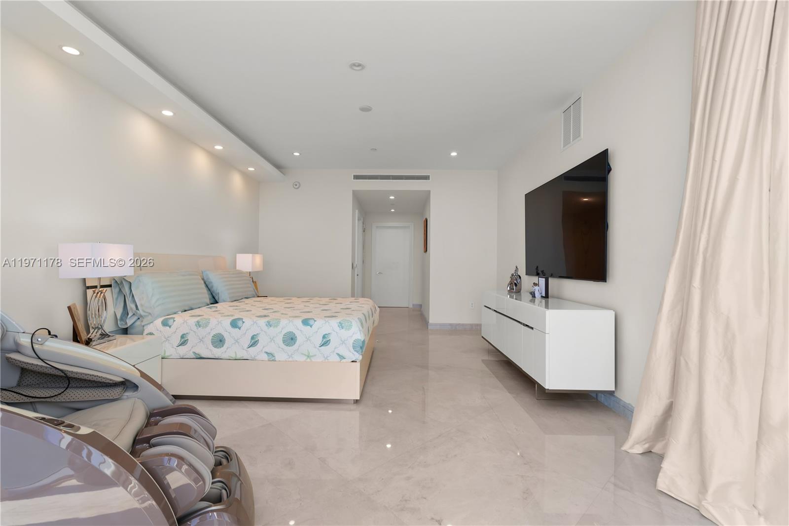 17001 Collins Ave # 4608
