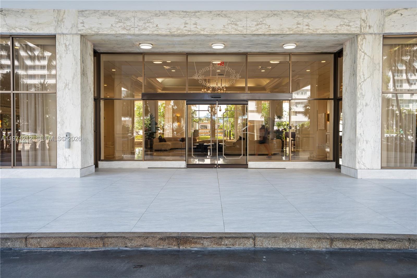 5600 Collins Ave # 16Y