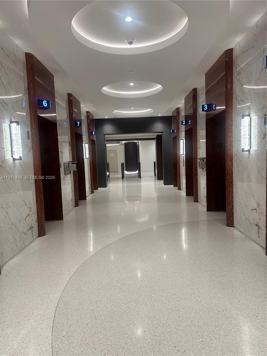 1717 N Bayshore Dr # 2740 Unit: A-2740