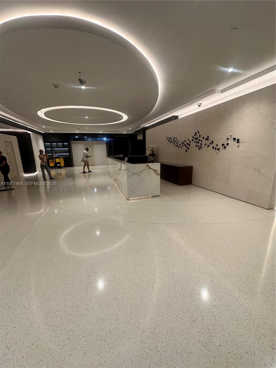 1717 N Bayshore Dr # 2740 Unit: A-2740