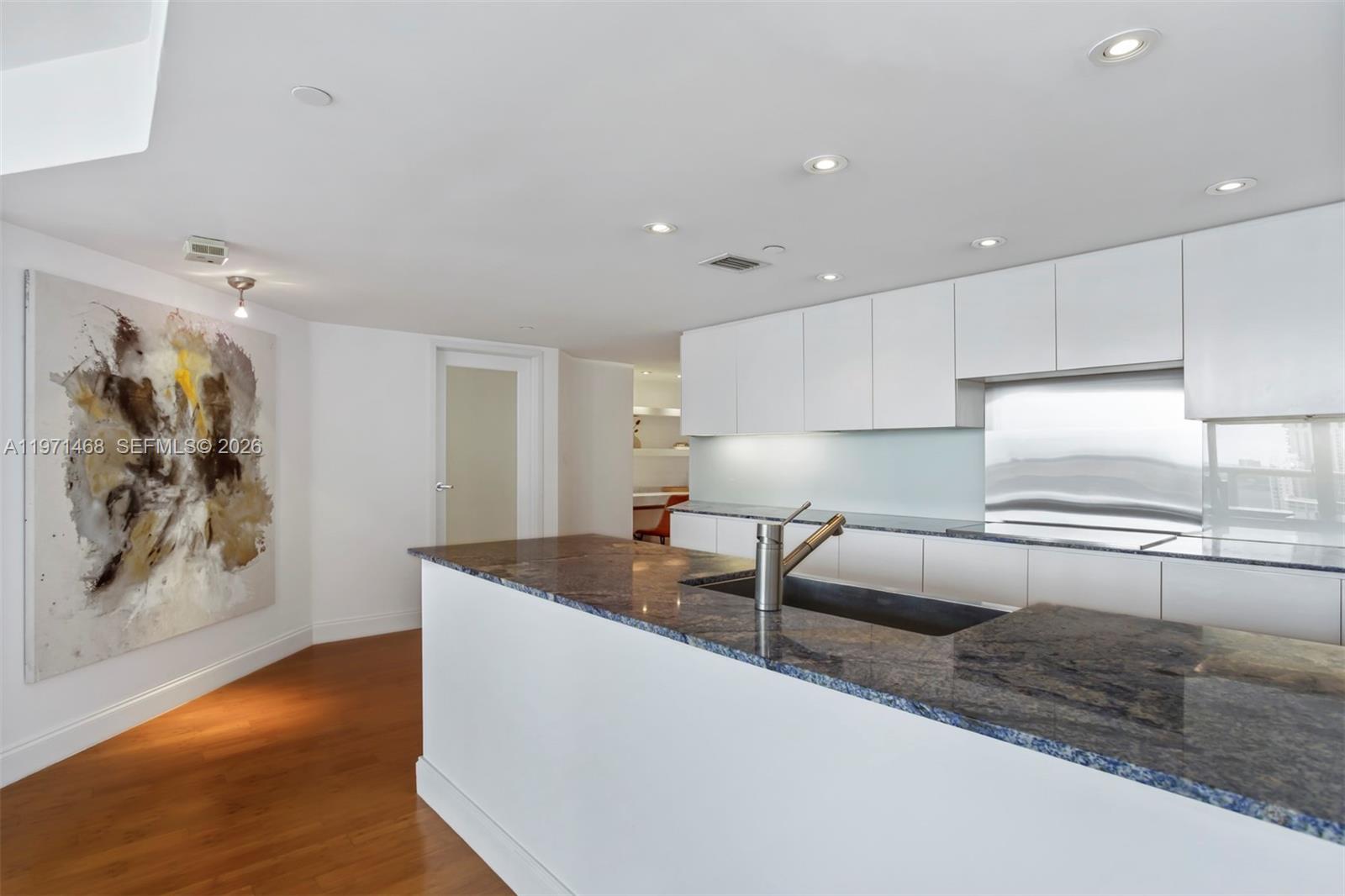 1717 N Bayshore Dr # 2740 Unit: A-2740