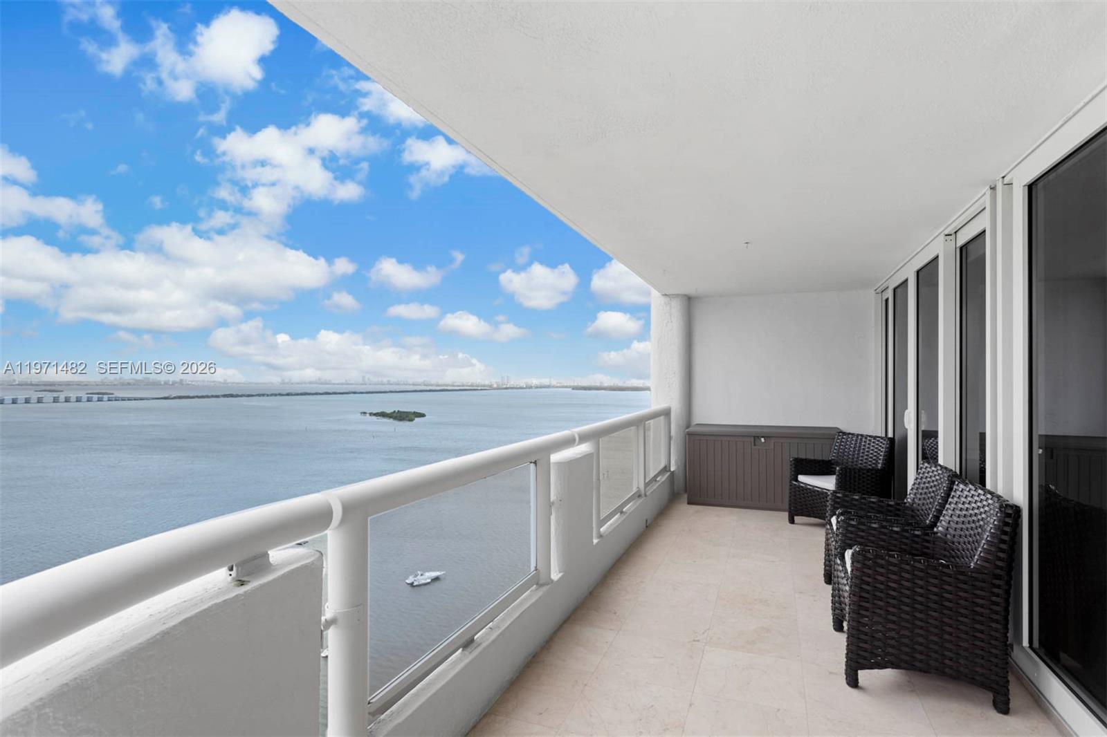 1717 N Bayshore Dr # 3137 Unit: A-3137