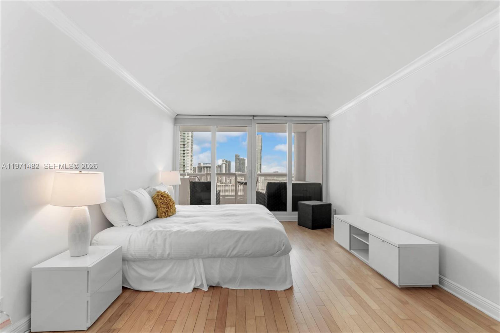 1717 N Bayshore Dr # 3137 Unit: A-3137