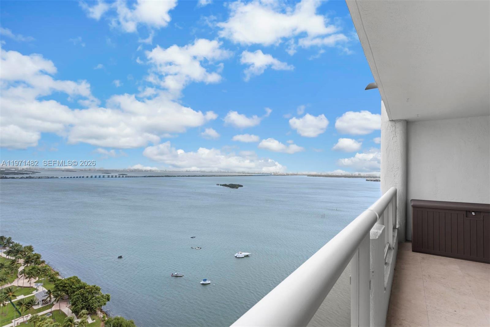 1717 N Bayshore Dr # 3137 Unit: A-3137