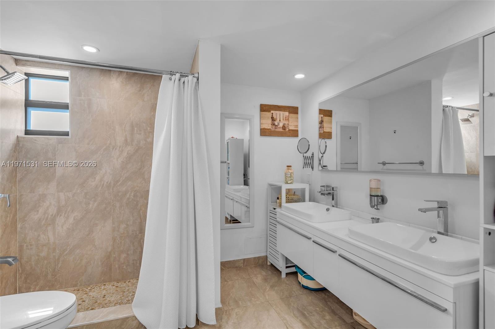 100 Ocean Lane Dr # 301