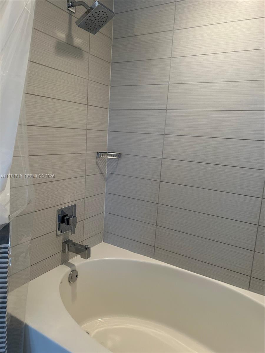 999 SW 1st Ave # 2114