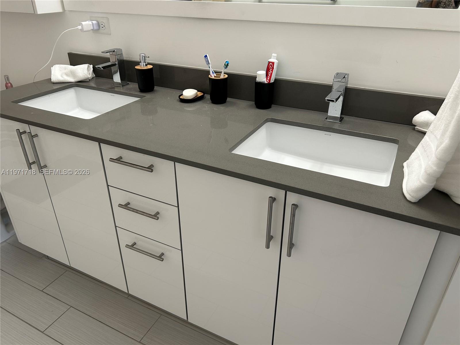 999 SW 1st Ave # 2114