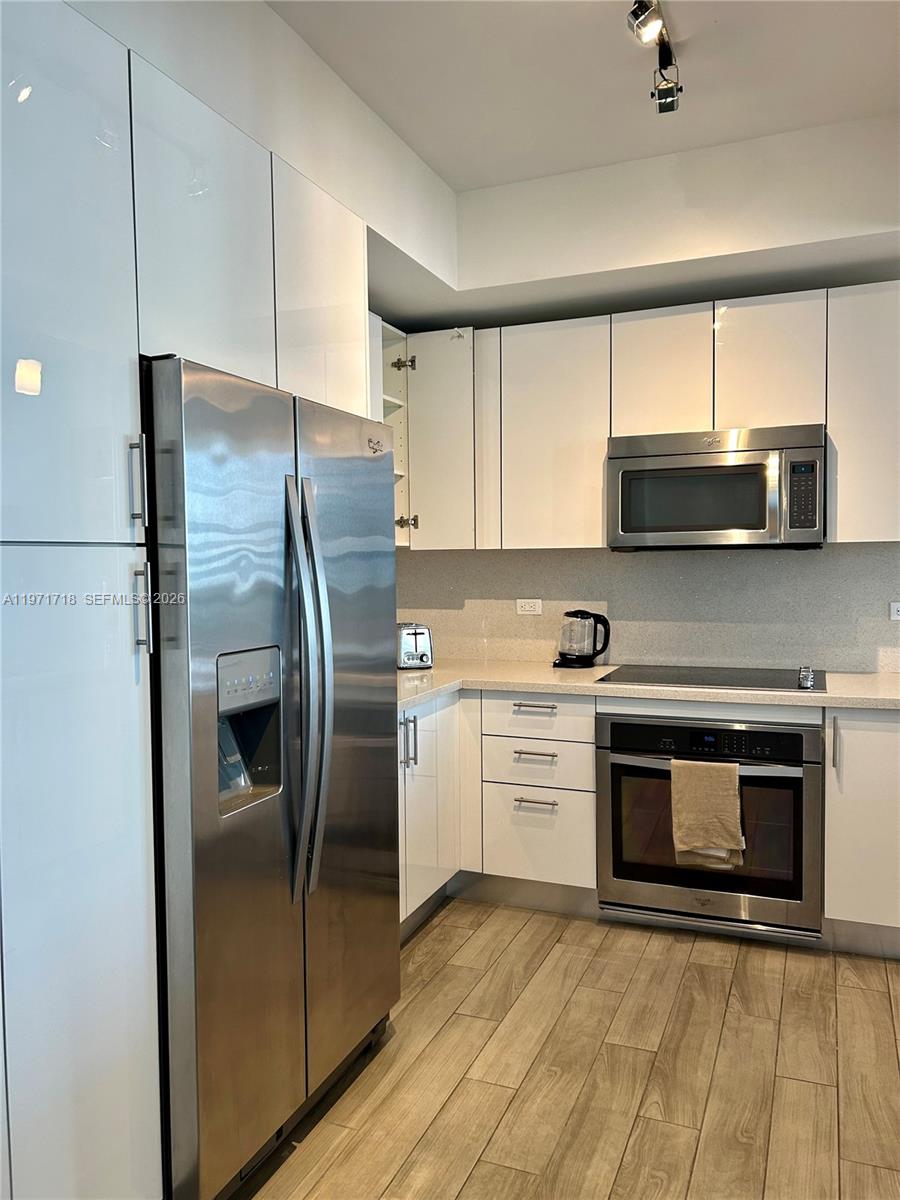 999 SW 1st Ave # 2114