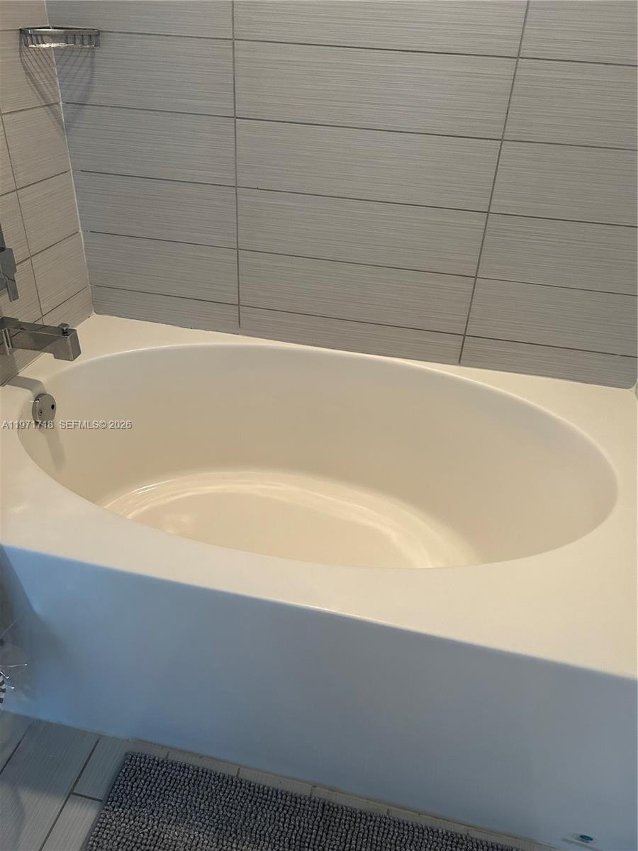 999 SW 1st Ave # 2114