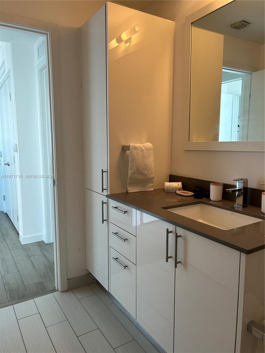 999 SW 1st Ave # 2114