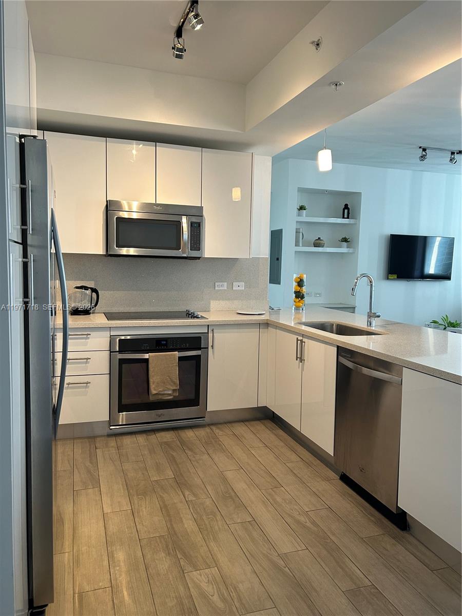 999 SW 1st Ave # 2114