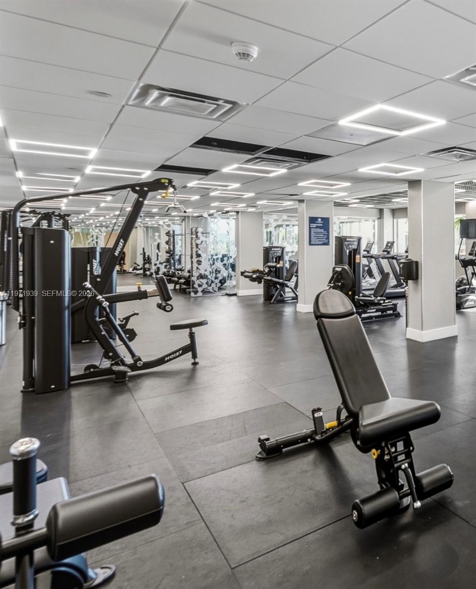 7501 E Treasure Dr # 7L