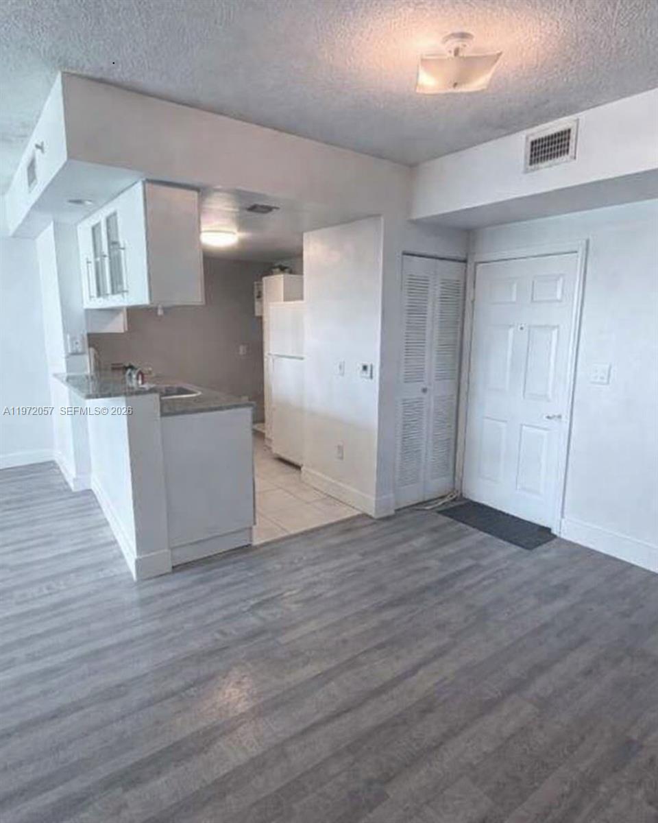 275 NE 18th St # 1806