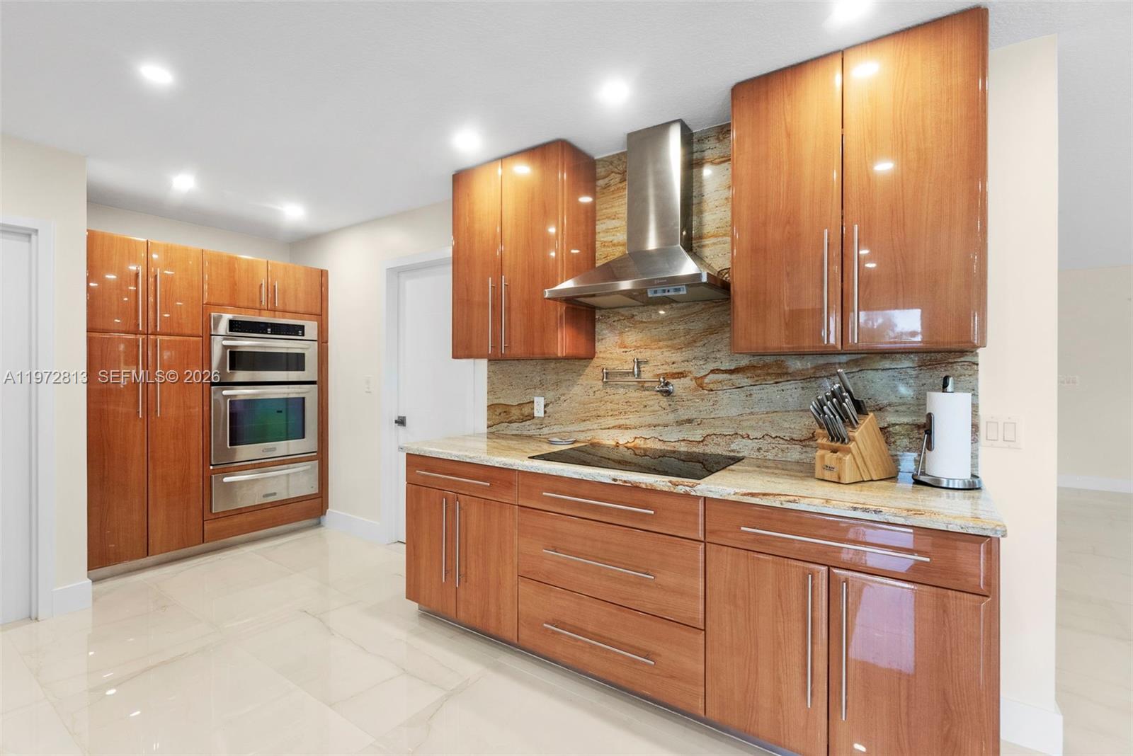 76 Isle Of Venice Dr # H