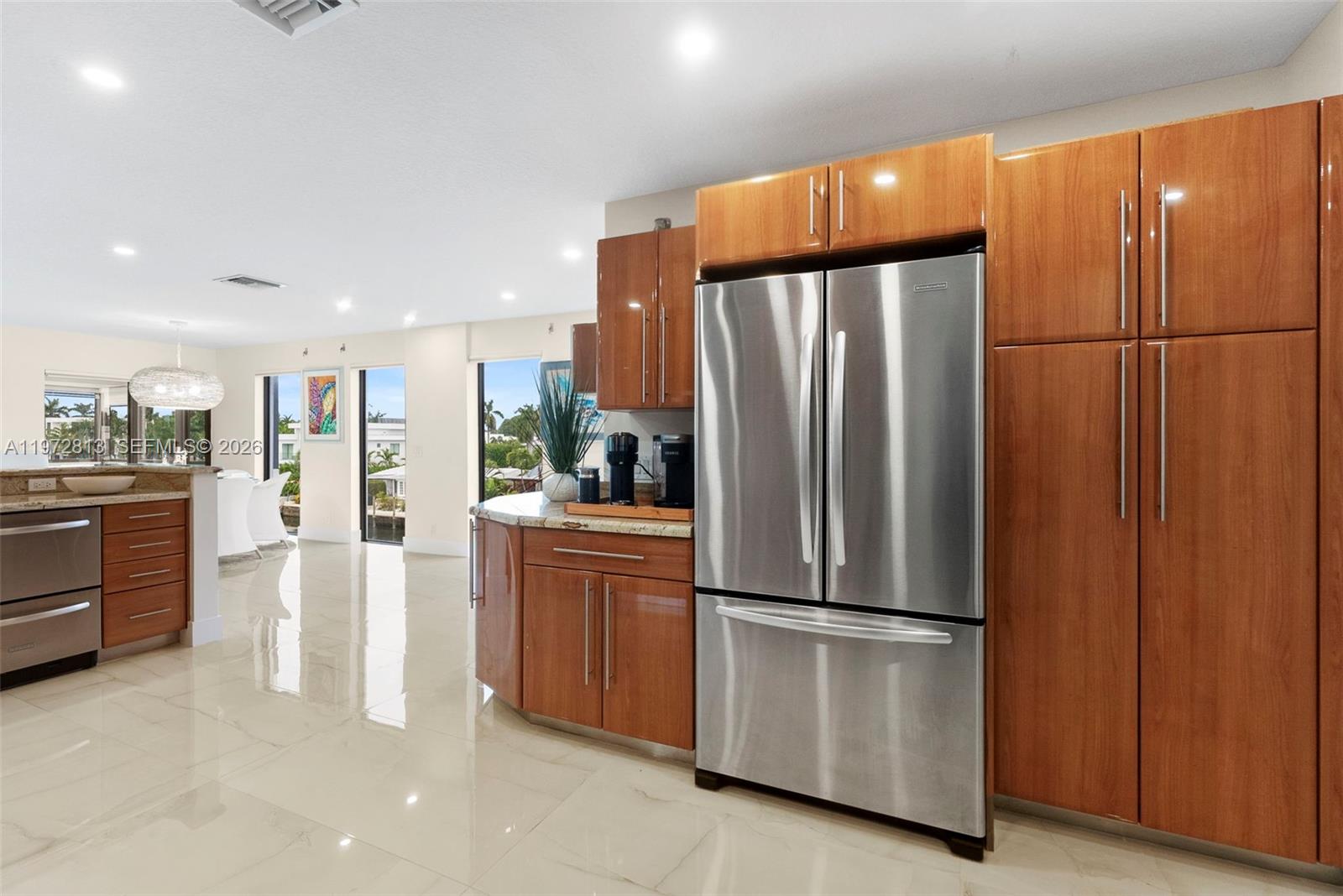 76 Isle Of Venice Dr # H