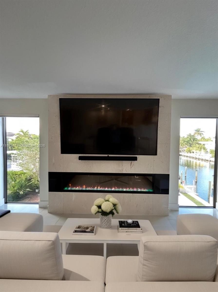 76 Isle Of Venice Dr # H