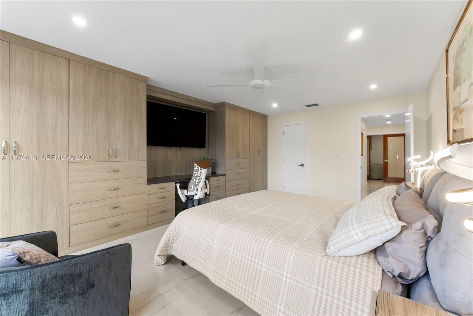 76 Isle Of Venice Dr # H