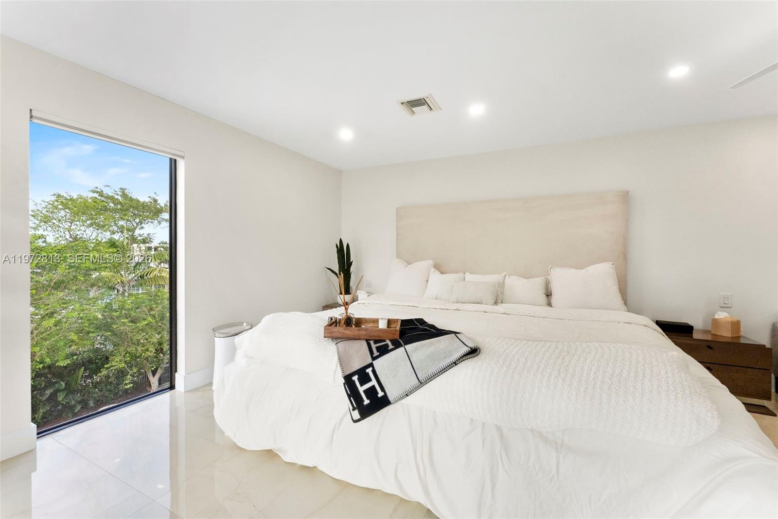 76 Isle Of Venice Dr # H