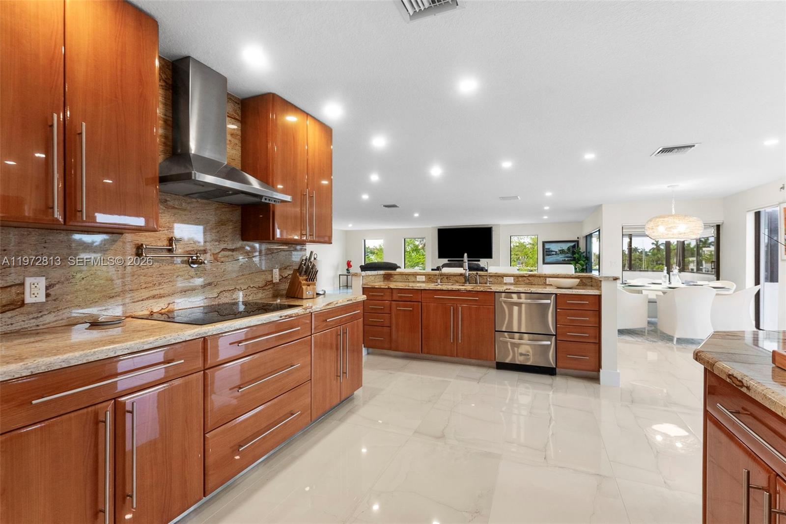 76 Isle Of Venice Dr # H