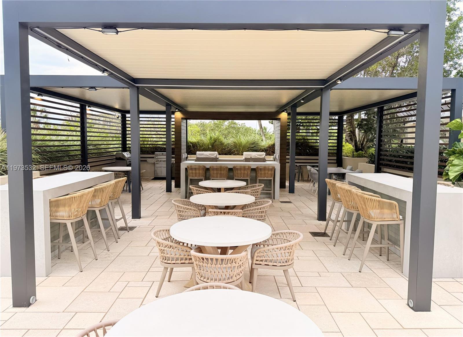 400 S Pointe Dr # 1006