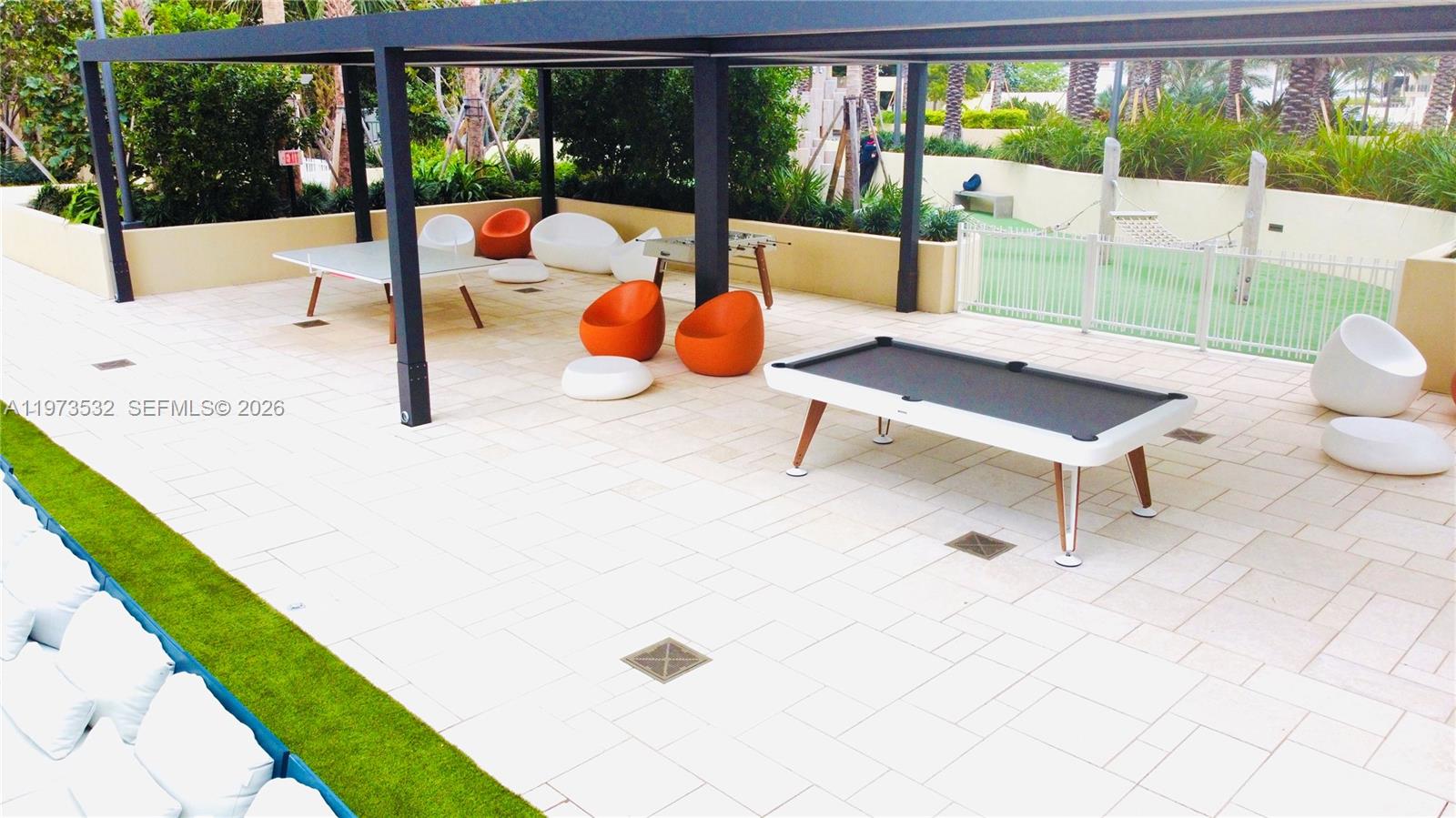 400 S Pointe Dr # 1006