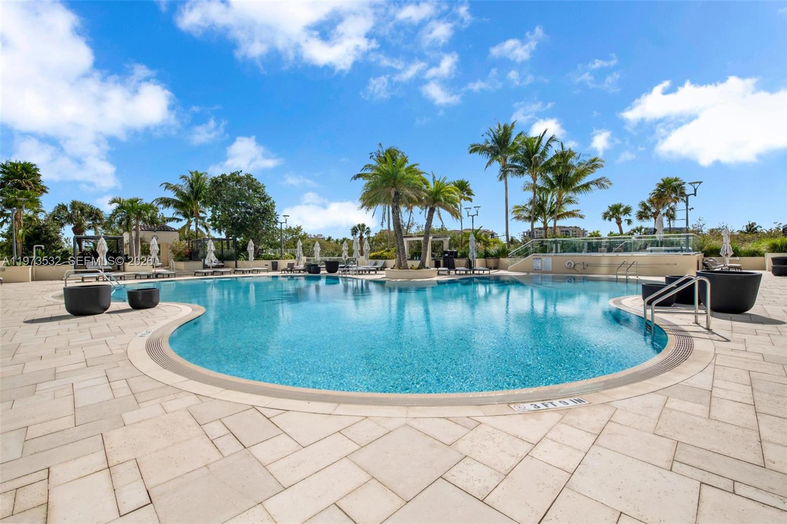 400 S Pointe Dr # 1006