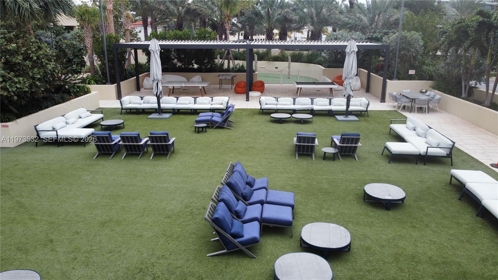 400 S Pointe Dr # 1006