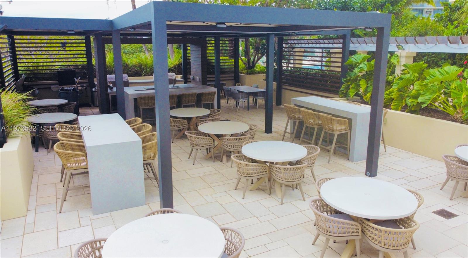 400 S Pointe Dr # 1006