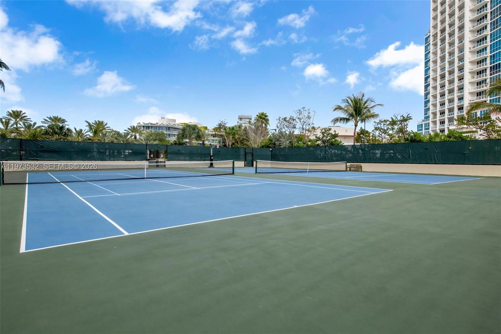 400 S Pointe Dr # 1006