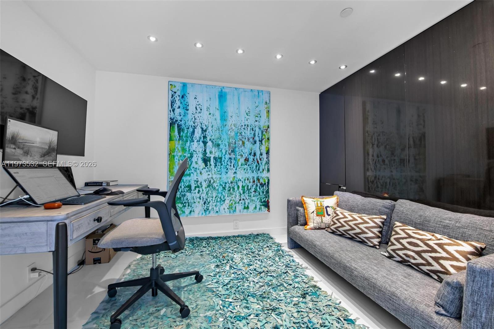 400 S Pointe Dr # 1006