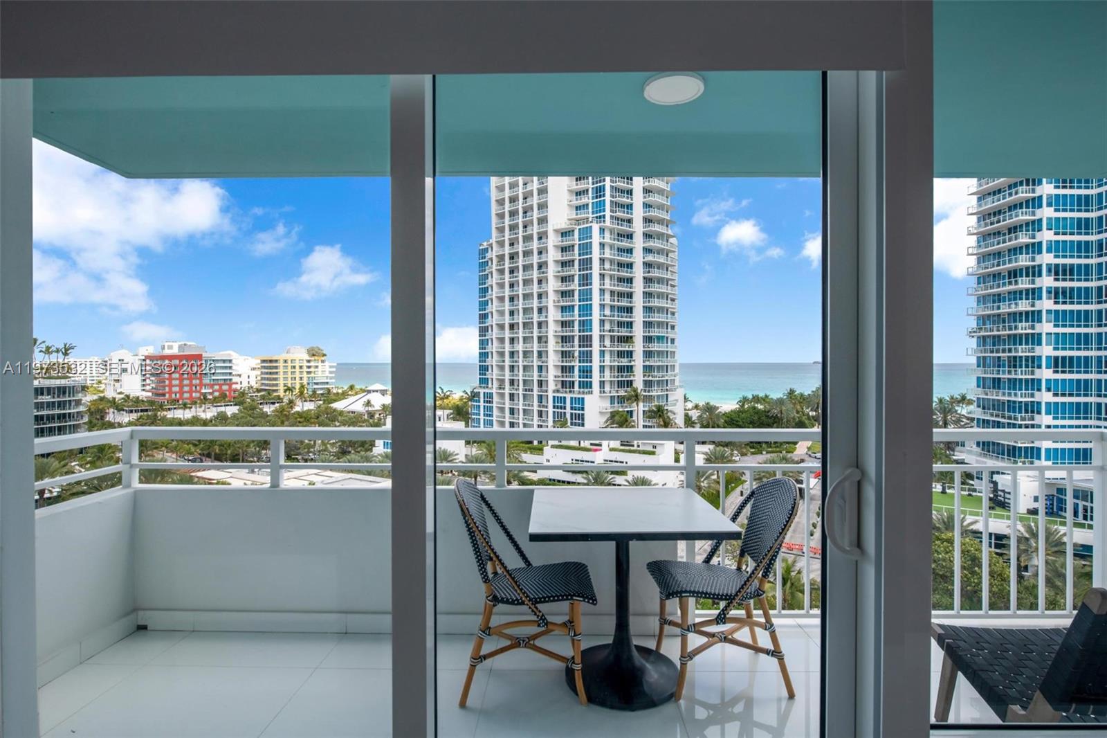 400 S Pointe Dr # 1006