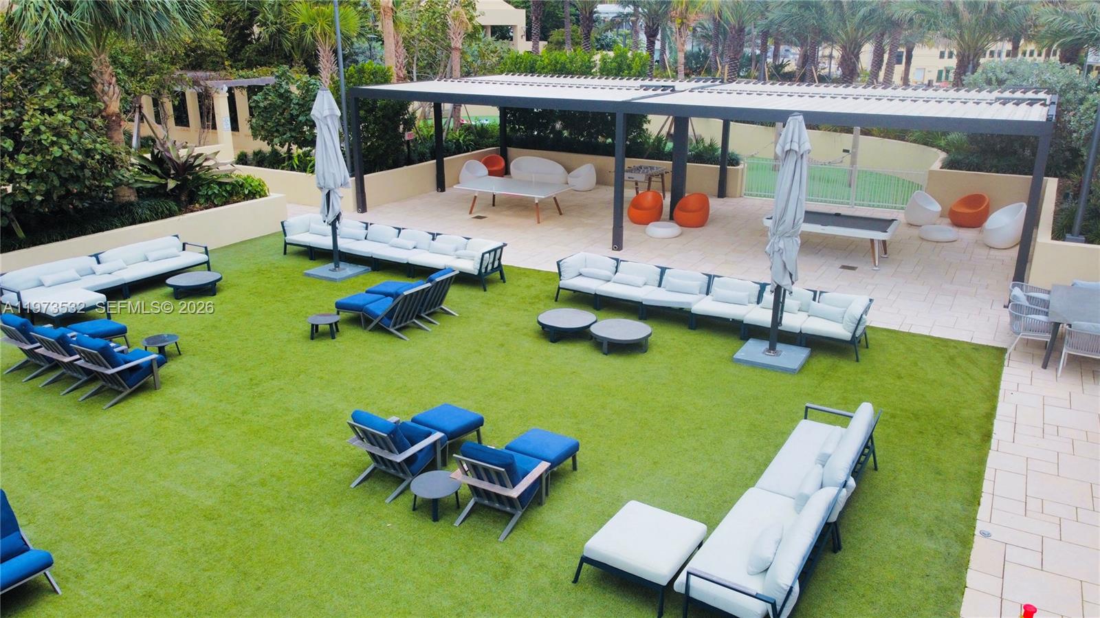 400 S Pointe Dr # 1006