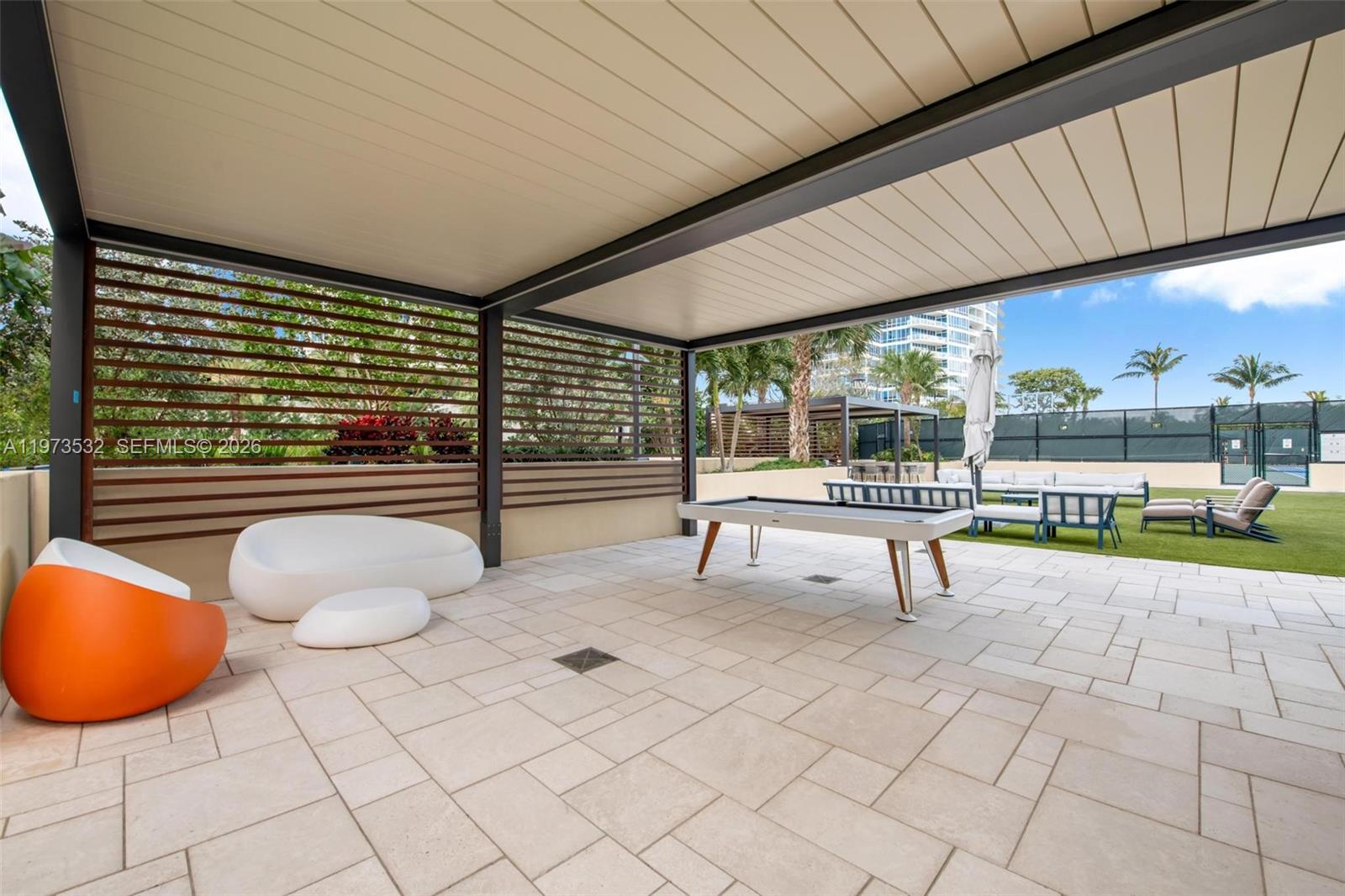 400 S Pointe Dr # 1006