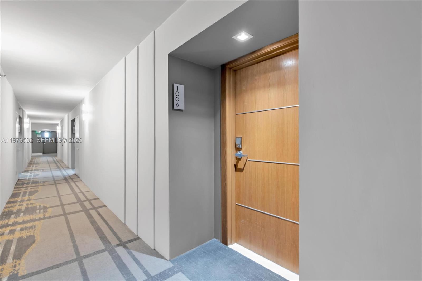 400 S Pointe Dr # 1006