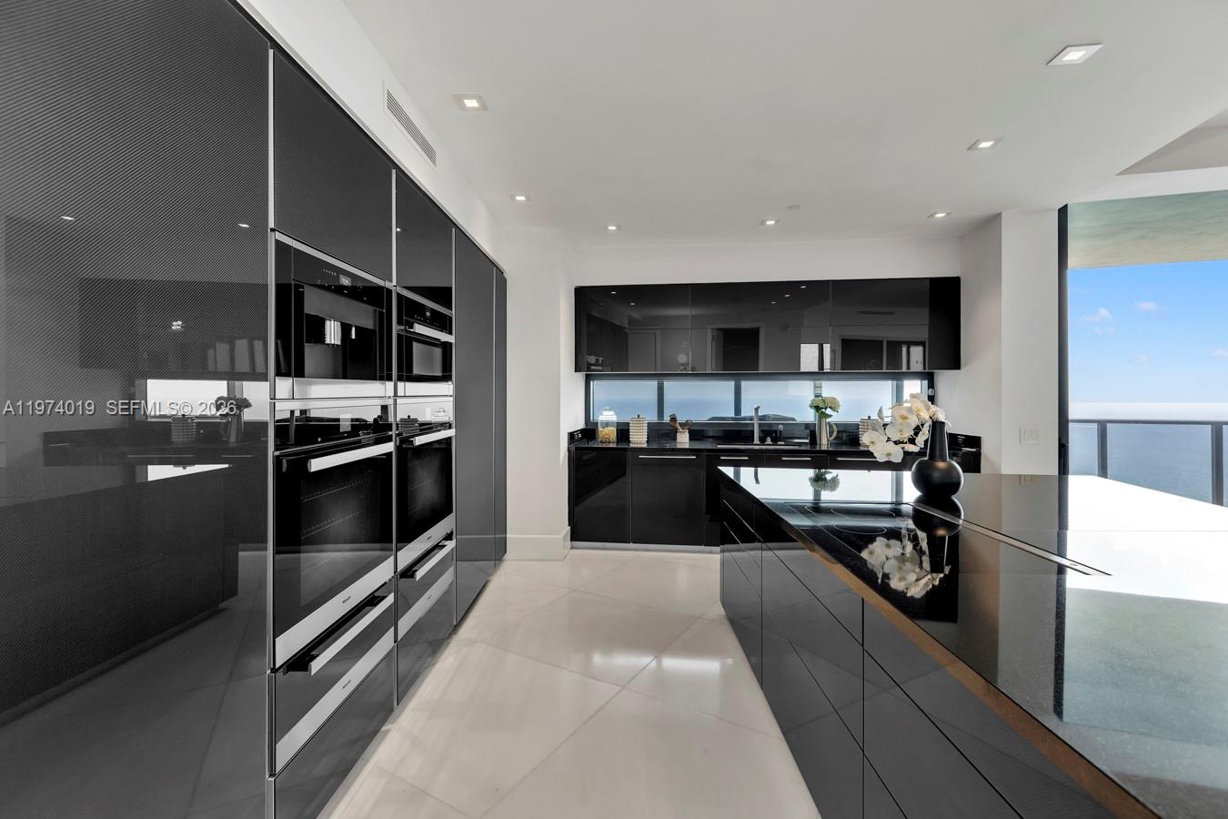 18555 Collins Ave # 4605