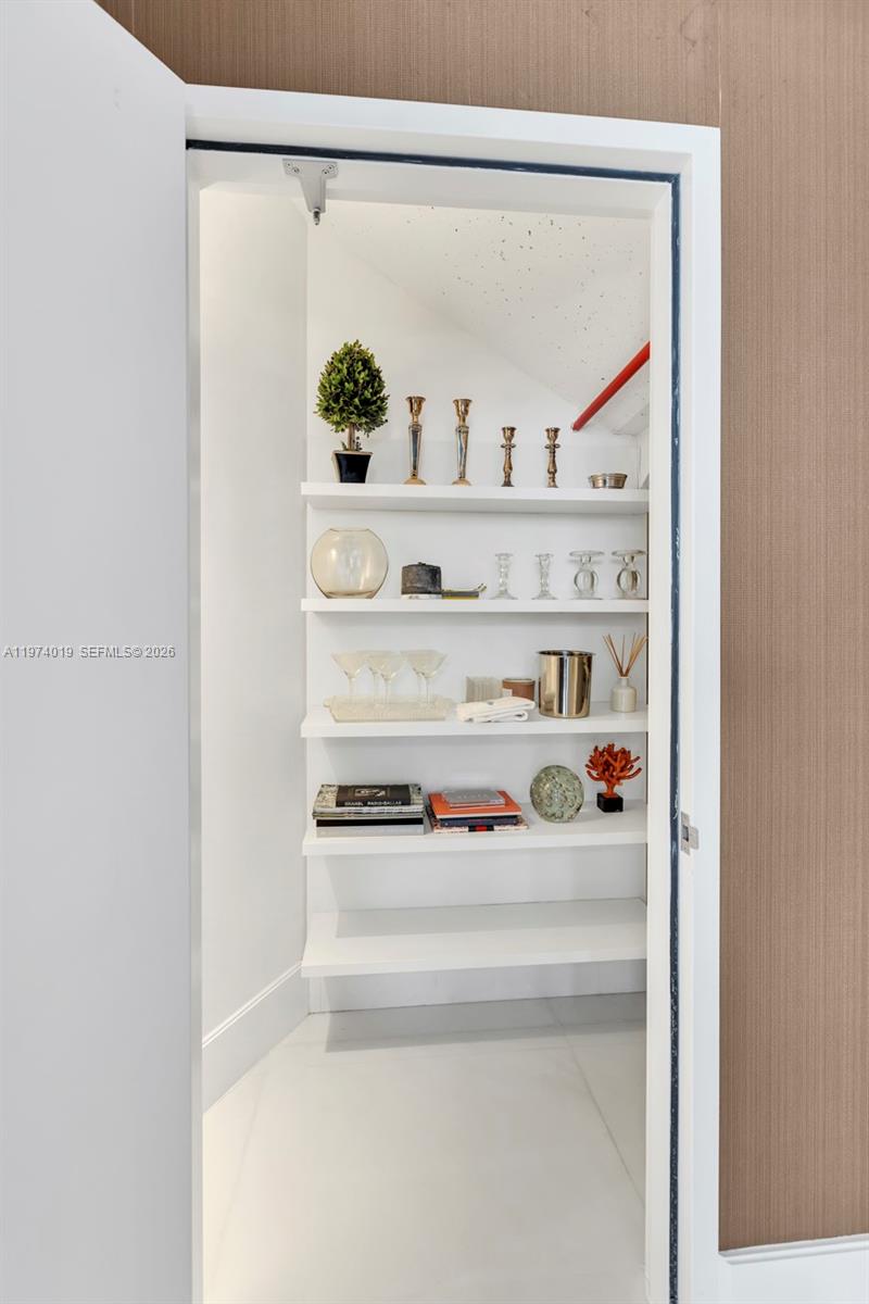 18555 Collins Ave # 4605