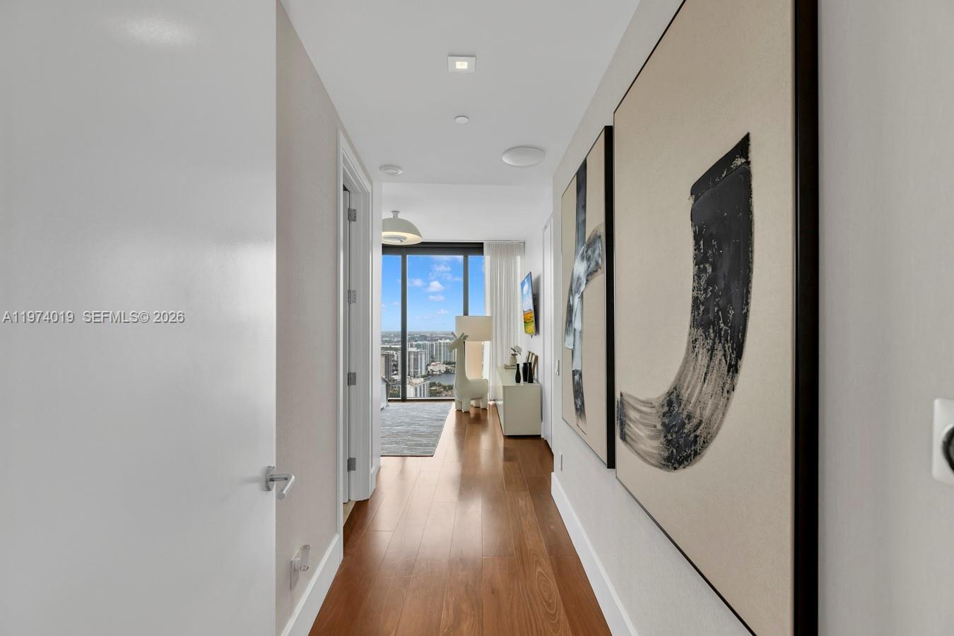 18555 Collins Ave # 4605