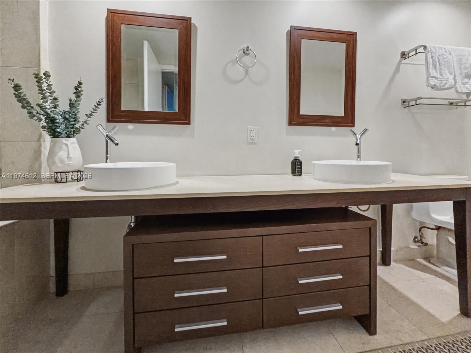 475 Brickell Ave # 4611