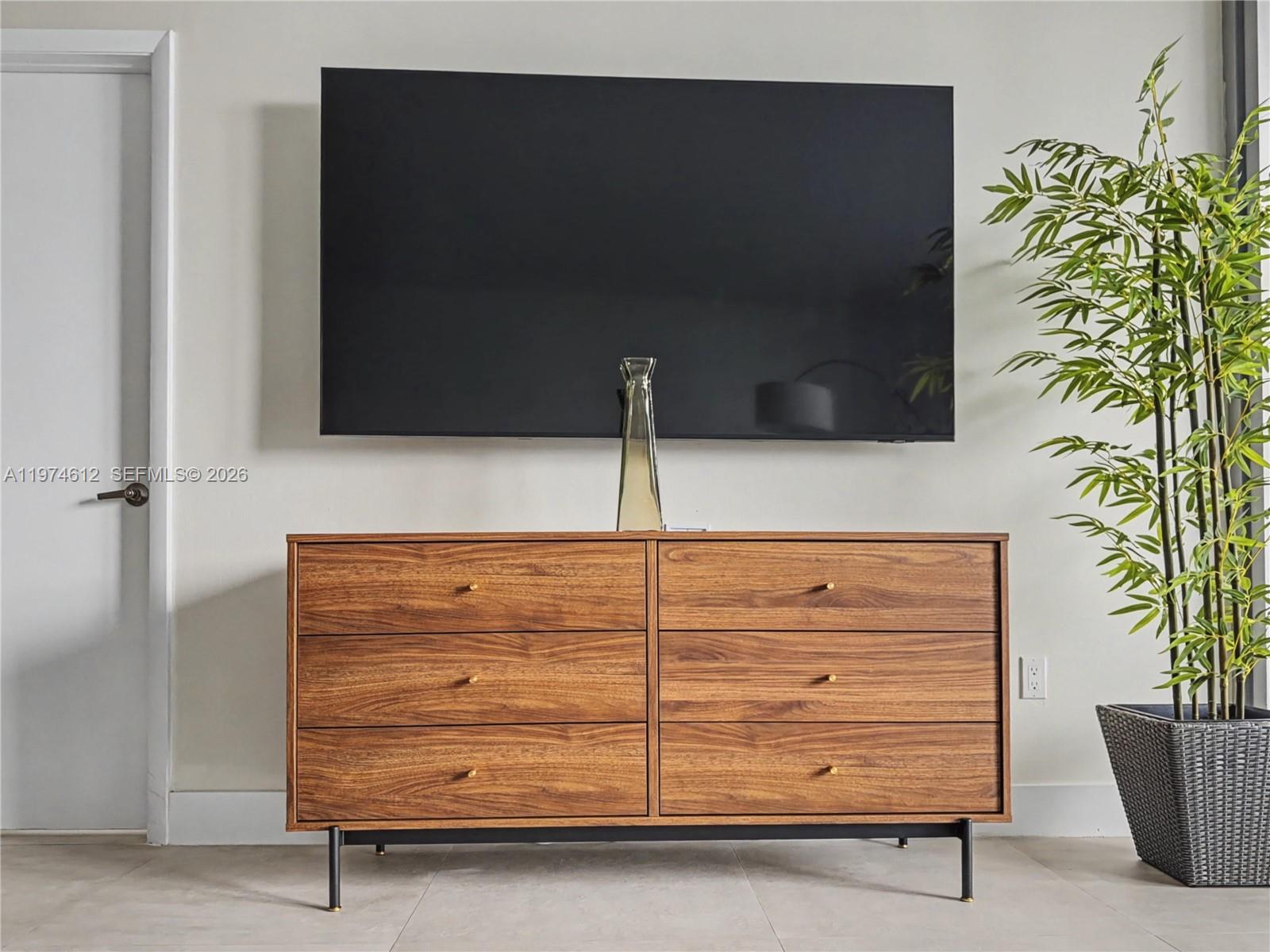 475 Brickell Ave # 4611