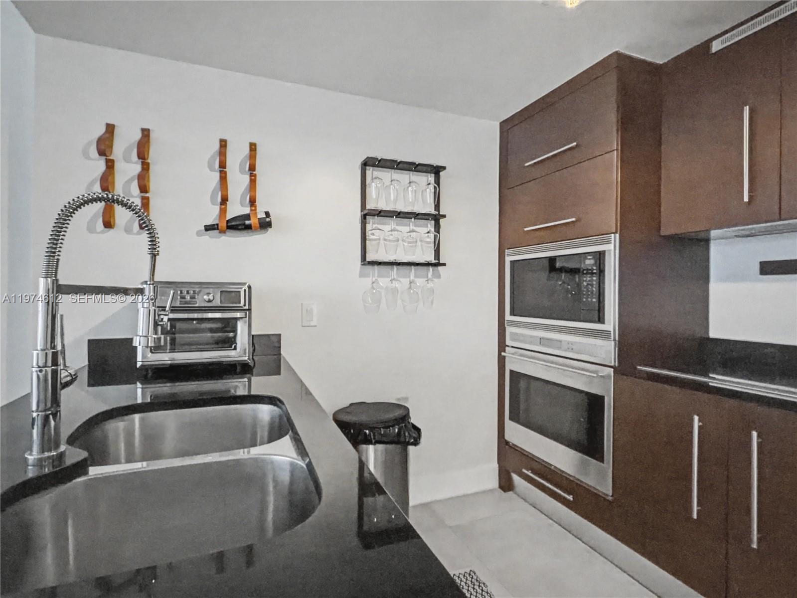 475 Brickell Ave # 4611