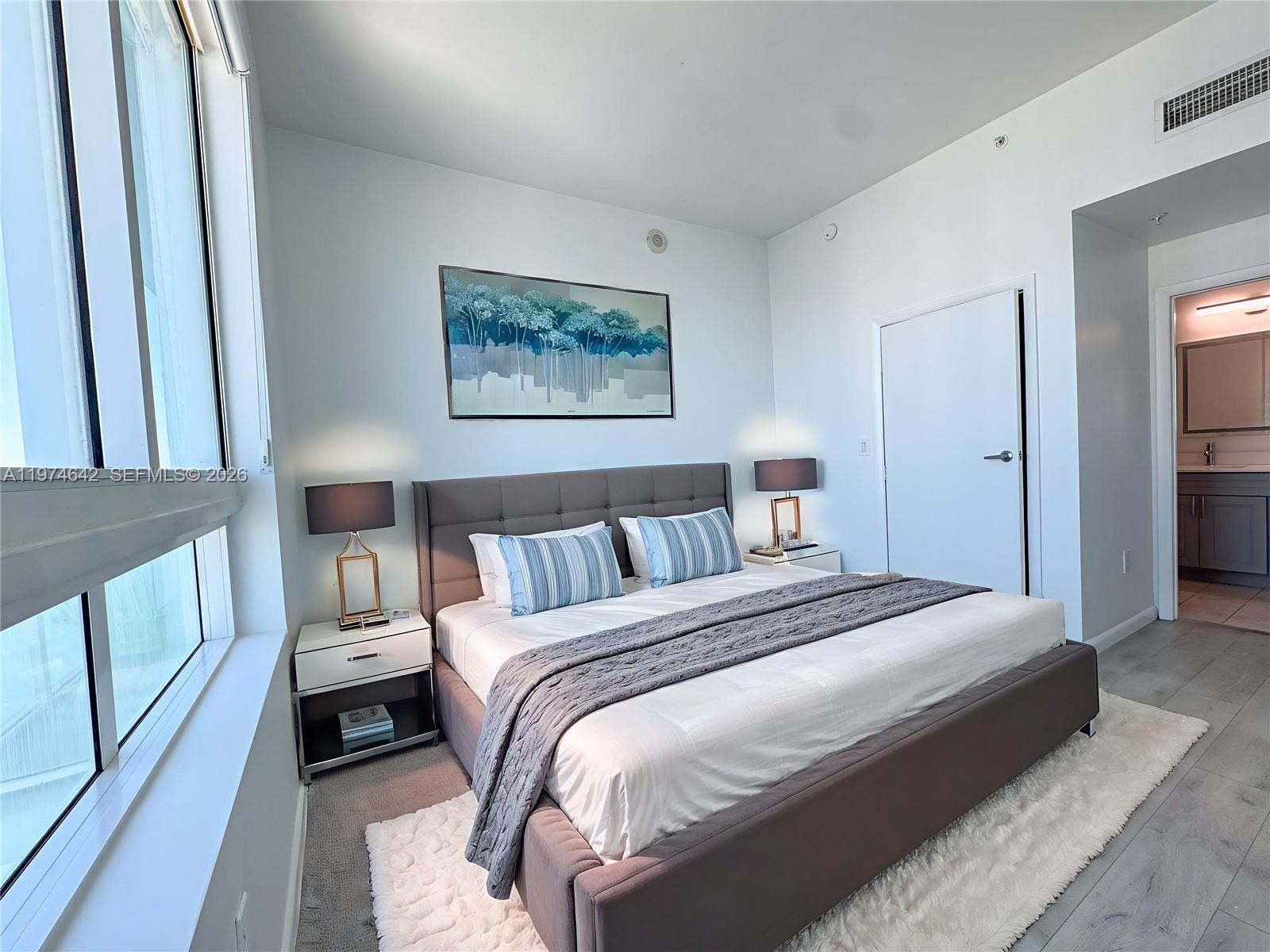 1900 N Bayshore Dr # 4112