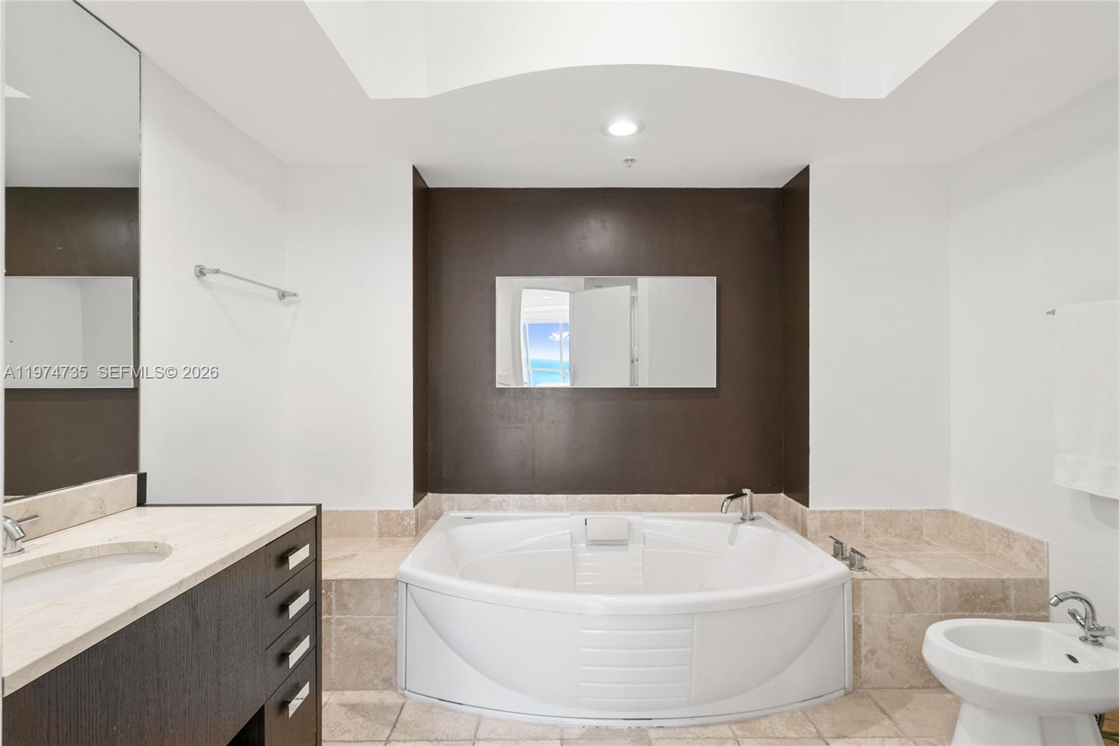 18201 Collins Ave # 1804