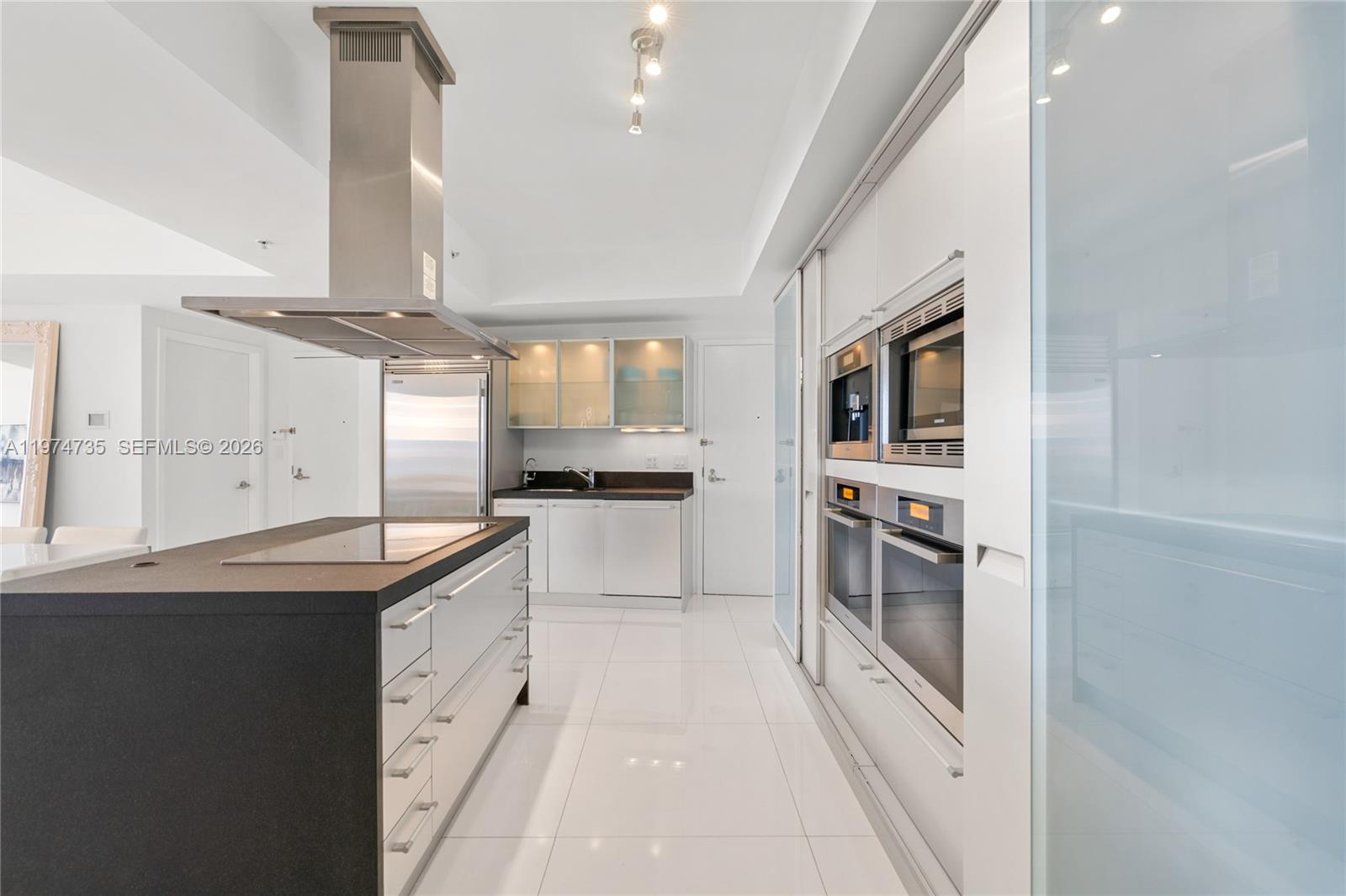 18201 Collins Ave # 1804