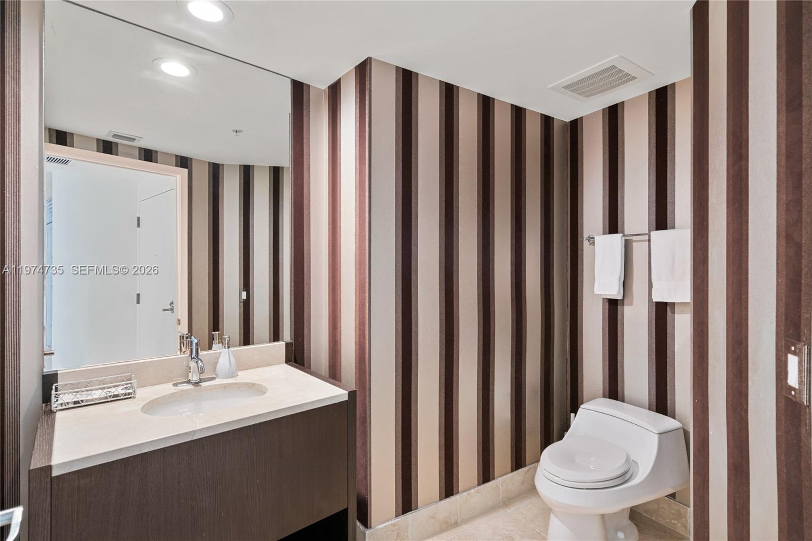 18201 Collins Ave # 1804