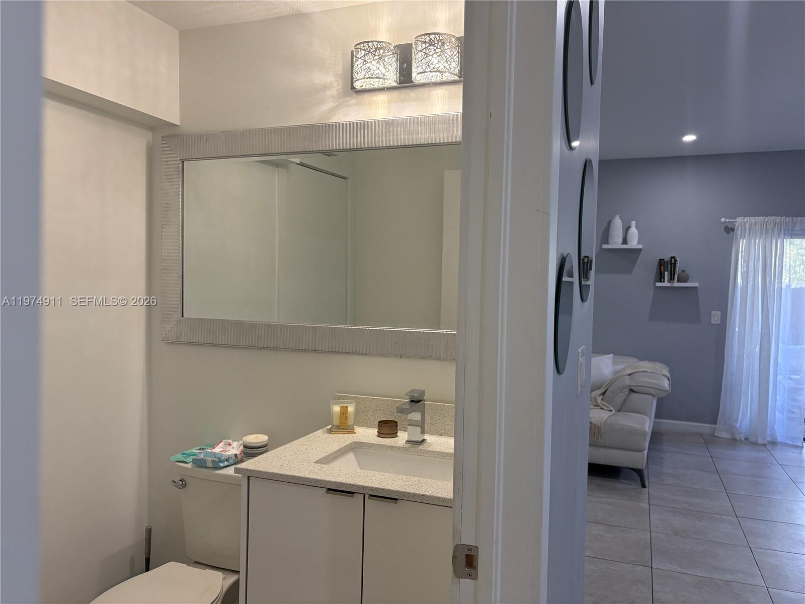 10233 NW 89th Ter Unit: .