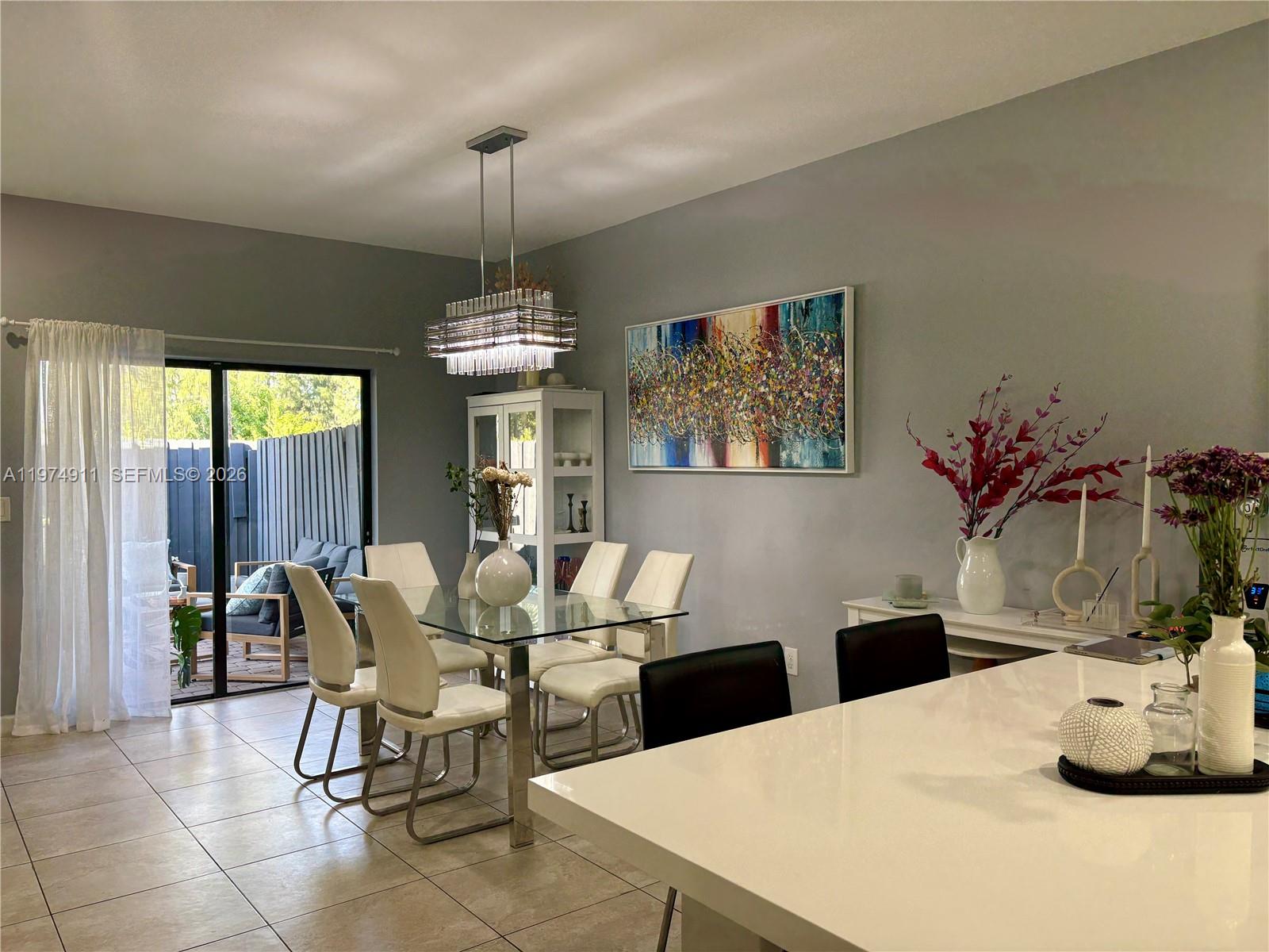 10233 NW 89th Ter Unit: .