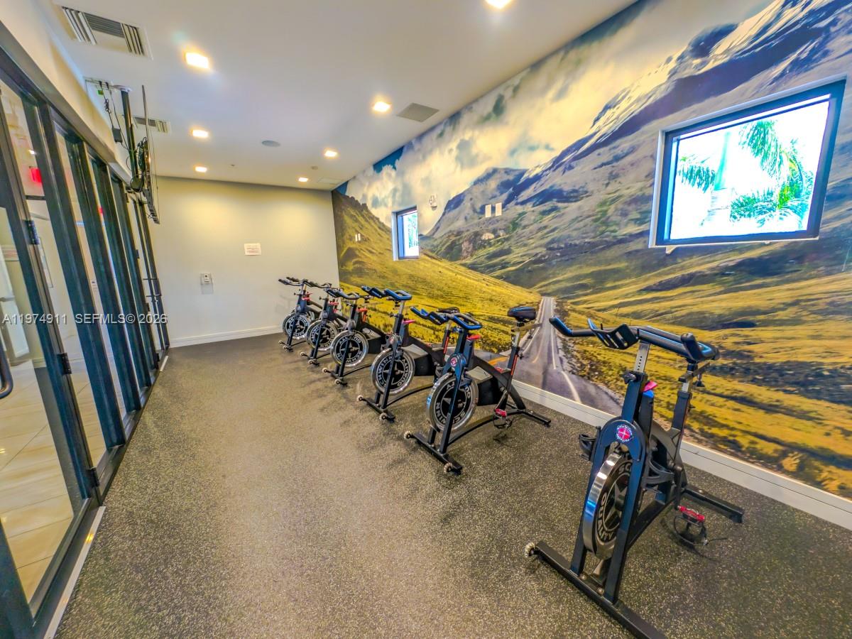 10233 NW 89th Ter Unit: .