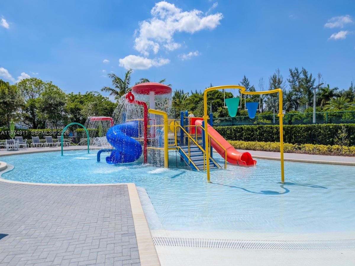 10233 NW 89th Ter Unit: .